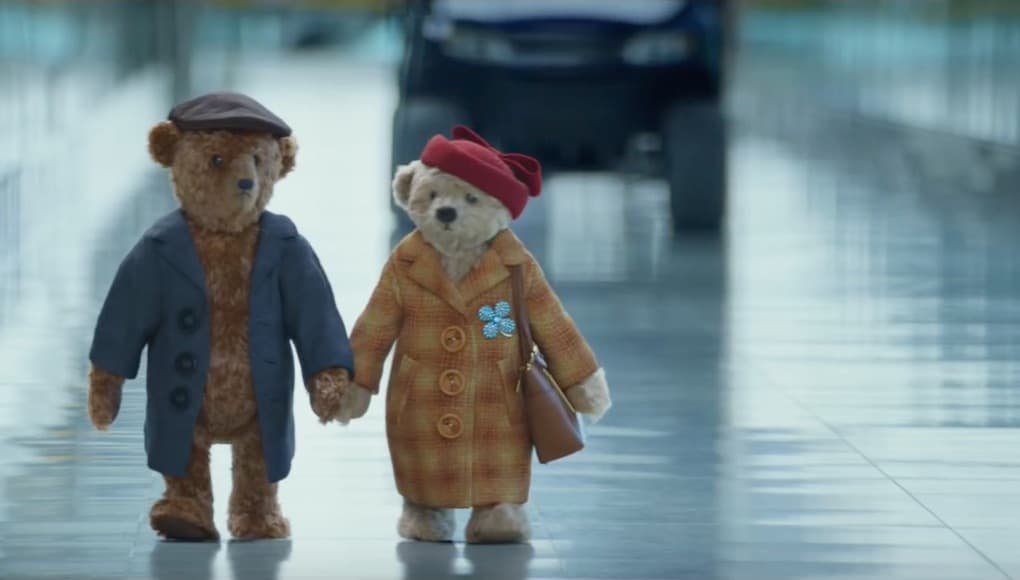 Viral Marketing – Two elderly teddy bears at Heathrow Airport